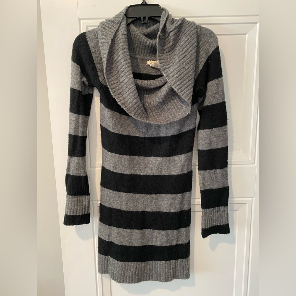 Love Rocks Striped Black Gray Cowl Neck Sweater dress juniors large Y2K vintage